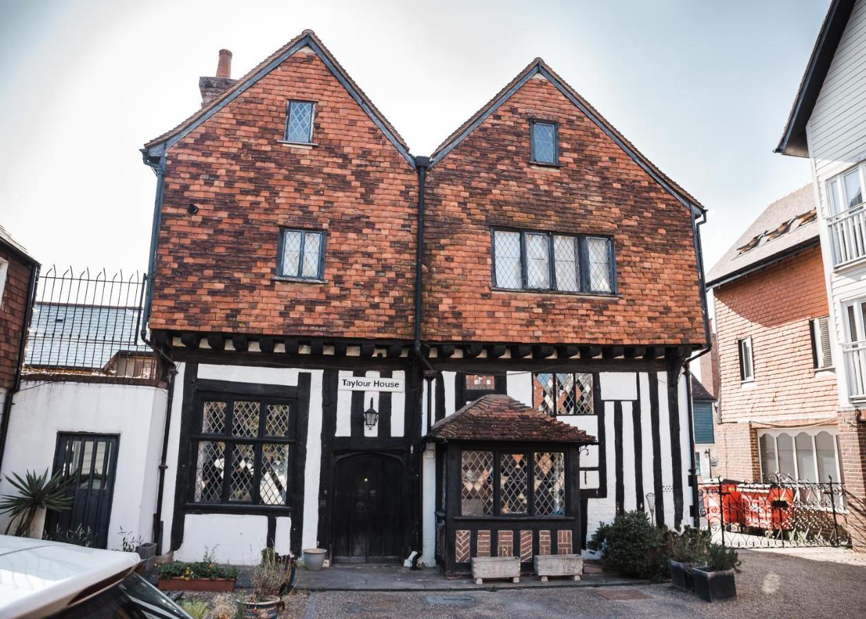 Taylour House - Edenbridge, Sleeps 10, Historic, Unique Yet Modern Villa Exterior photo