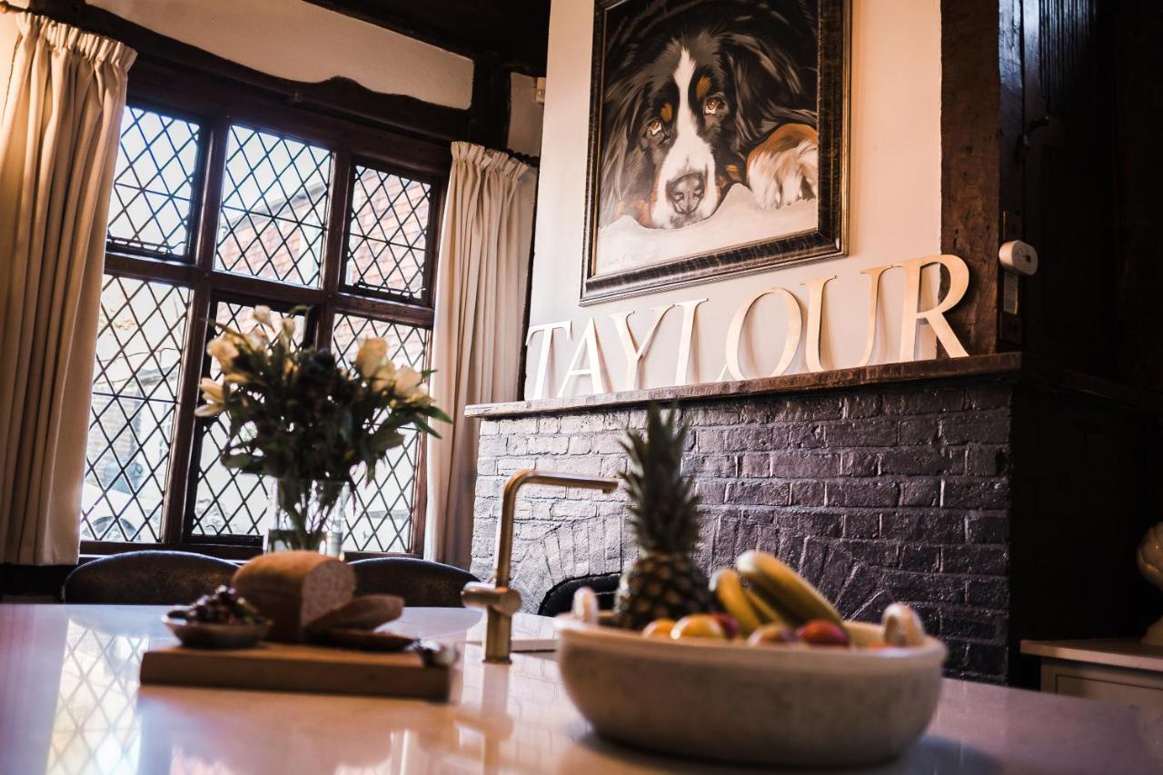Taylour House - Edenbridge, Sleeps 10, Historic, Unique Yet Modern Villa Exterior photo