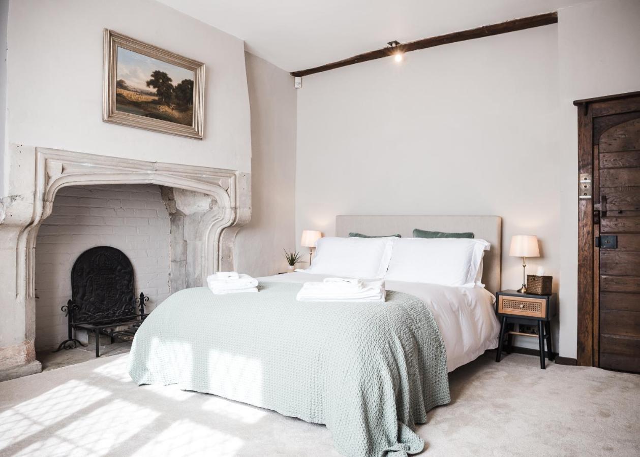 Taylour House - Edenbridge, Sleeps 10, Historic, Unique Yet Modern Villa Exterior photo